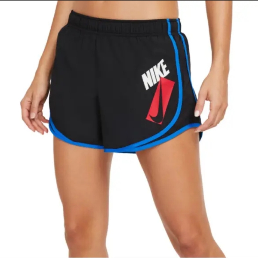 Nike Women's Tempo Shorts (Small)